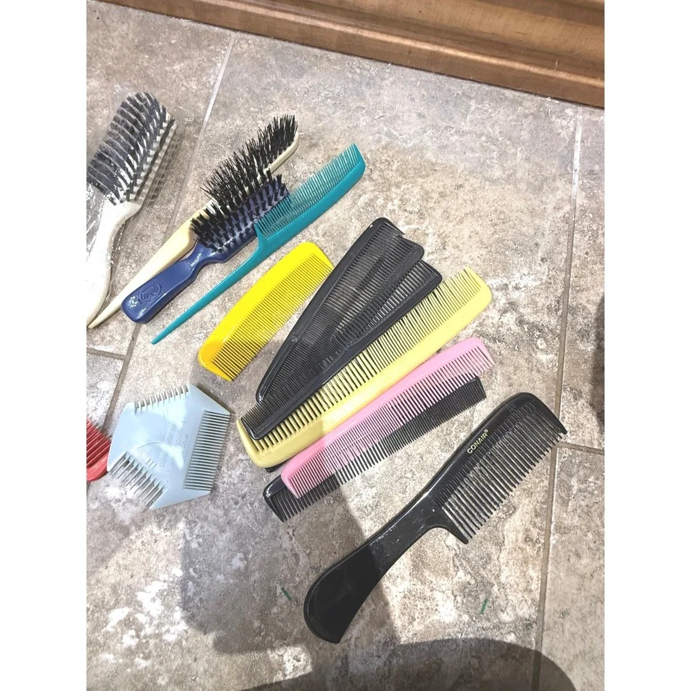 Vintage Hair Brushes & Combs Lot Retro Plastic Vanity‎ Beauty Accessories